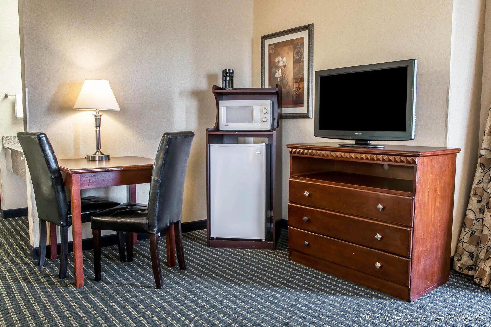 Quality Inn Marshall Near I-69 Exterior photo