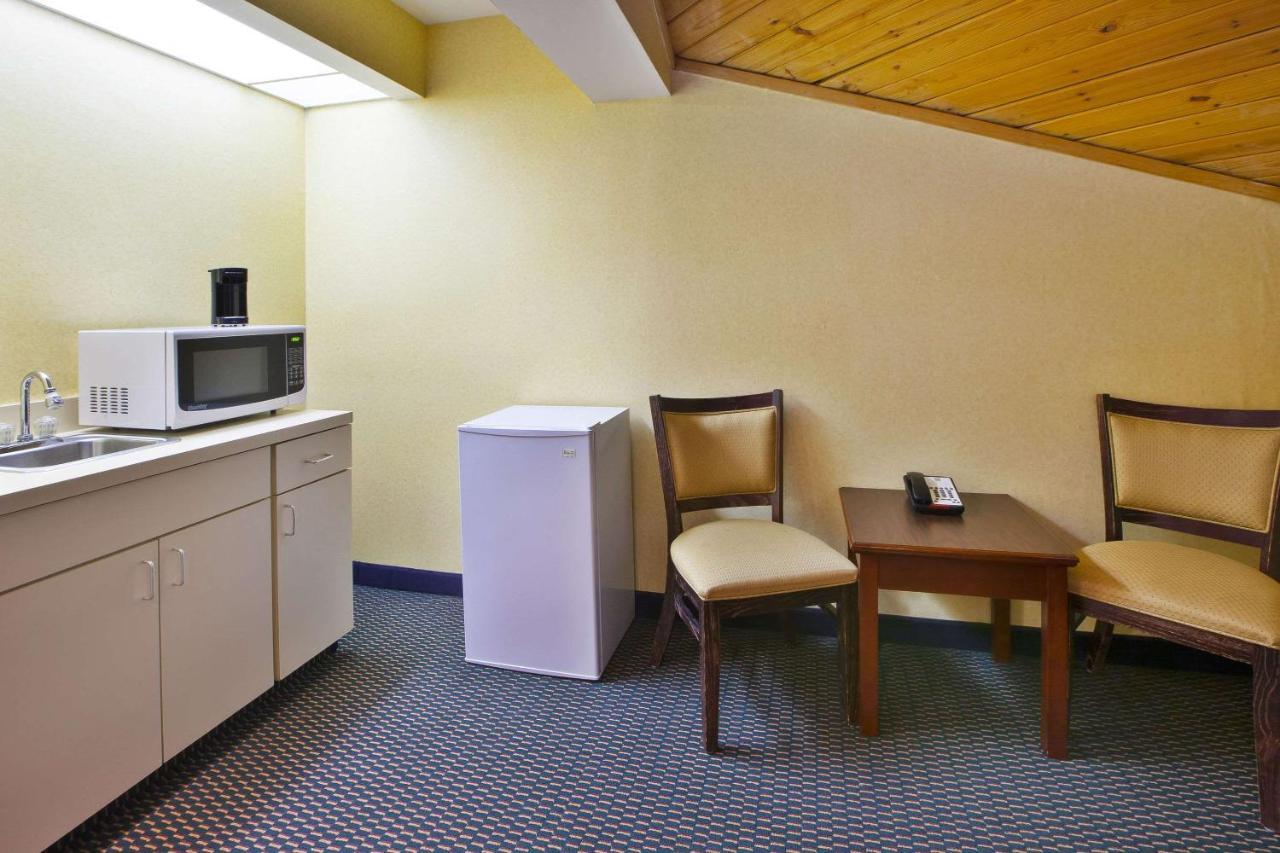Quality Inn Marshall Near I-69 Exterior photo